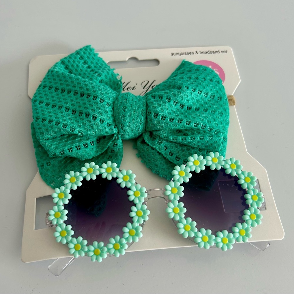 NEW - Kids Green Bow and Sunglasses Set
